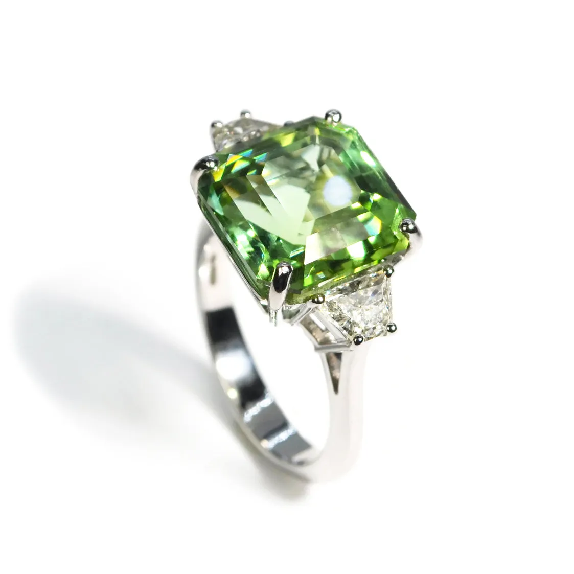 A & Furst - Party - One of a Kind Cocktail Ring with Green Tourmaline and Diamonds, 18k White Gold