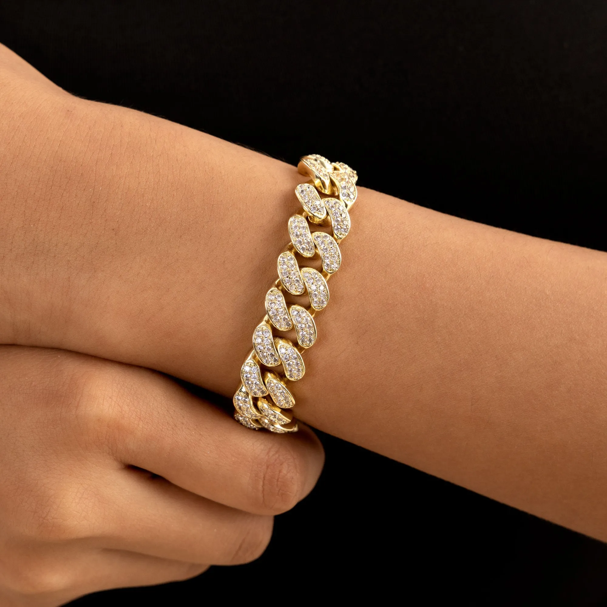 Aporro A Cuban Link Yellow Gold Bracelet- 7