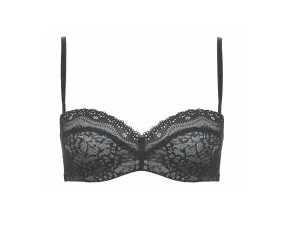 B.Enticing strapless bra