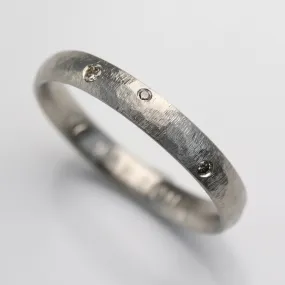 Diamond Scatter Stone Texture Hand-Carved Classic Band with Champagne Diamonds