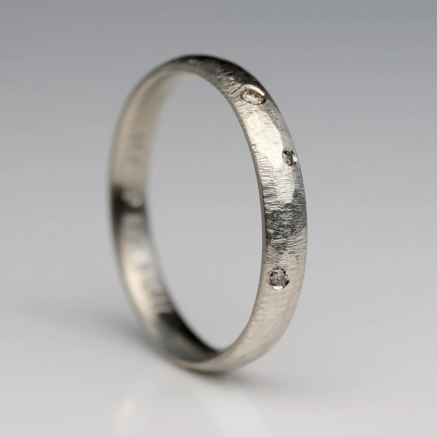 Diamond Scatter Stone Texture Hand-Carved Classic Band with Champagne Diamonds