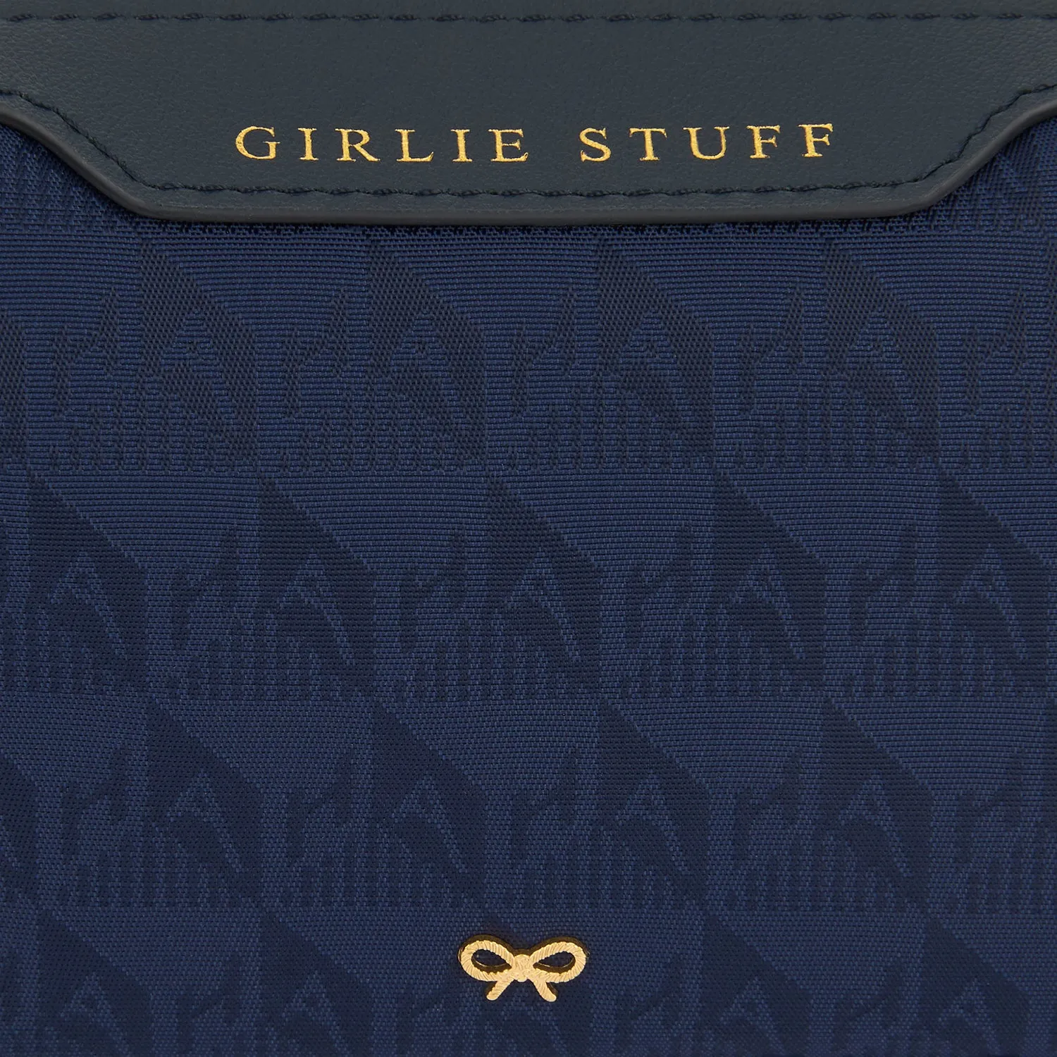 Logo Girlie Stuff Pouch