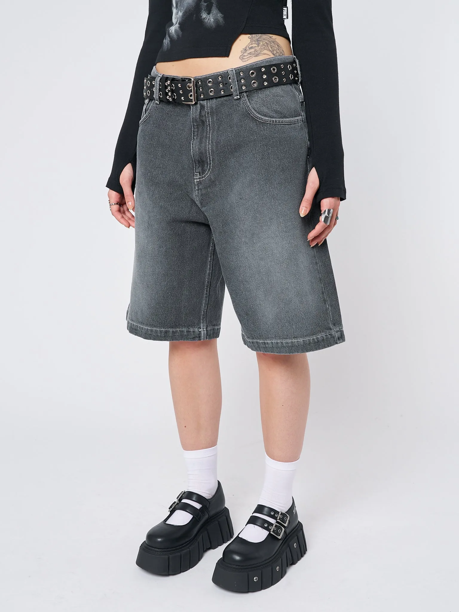 Naida Star Black Jorts