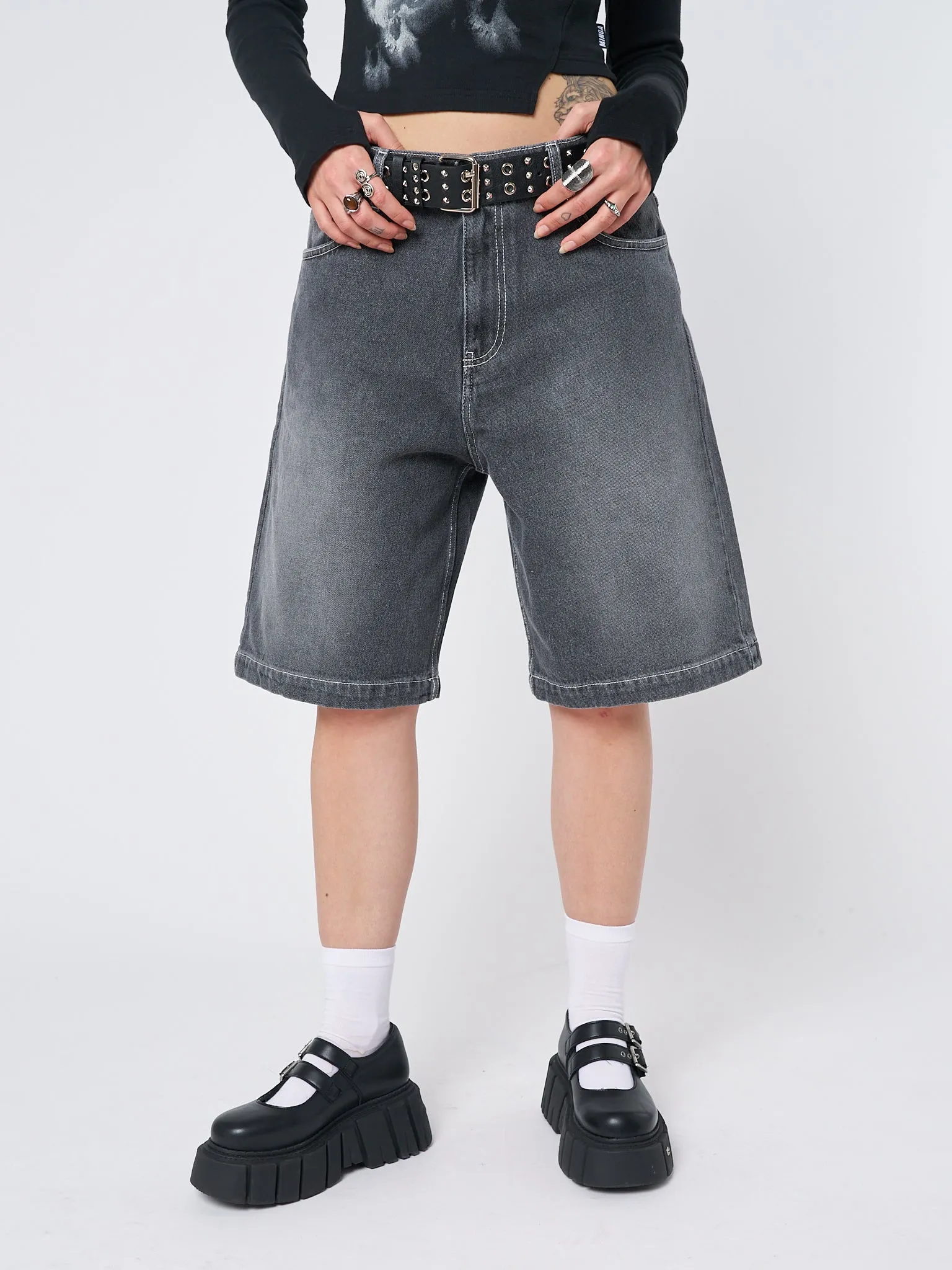 Naida Star Black Jorts