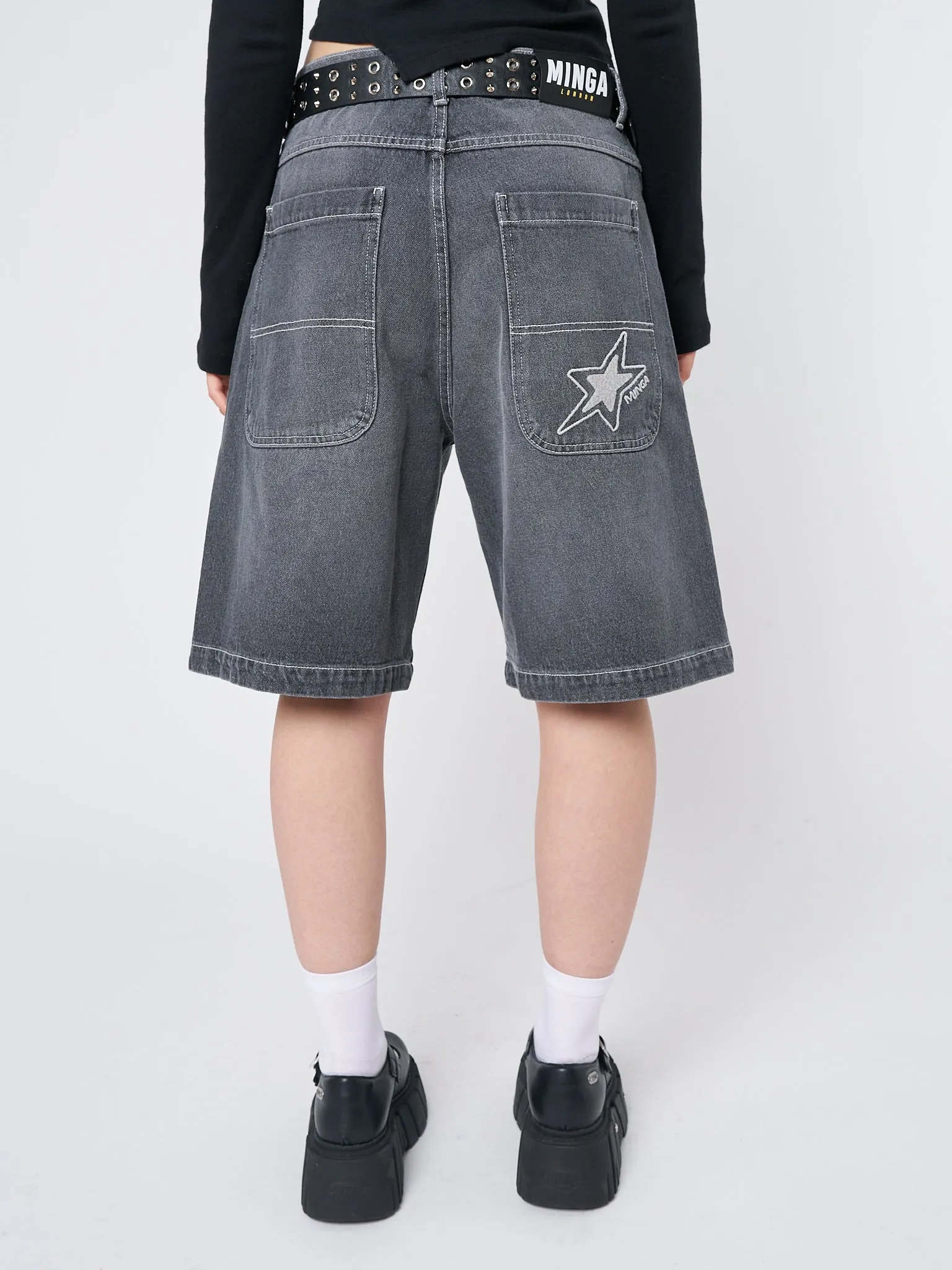 Naida Star Black Jorts