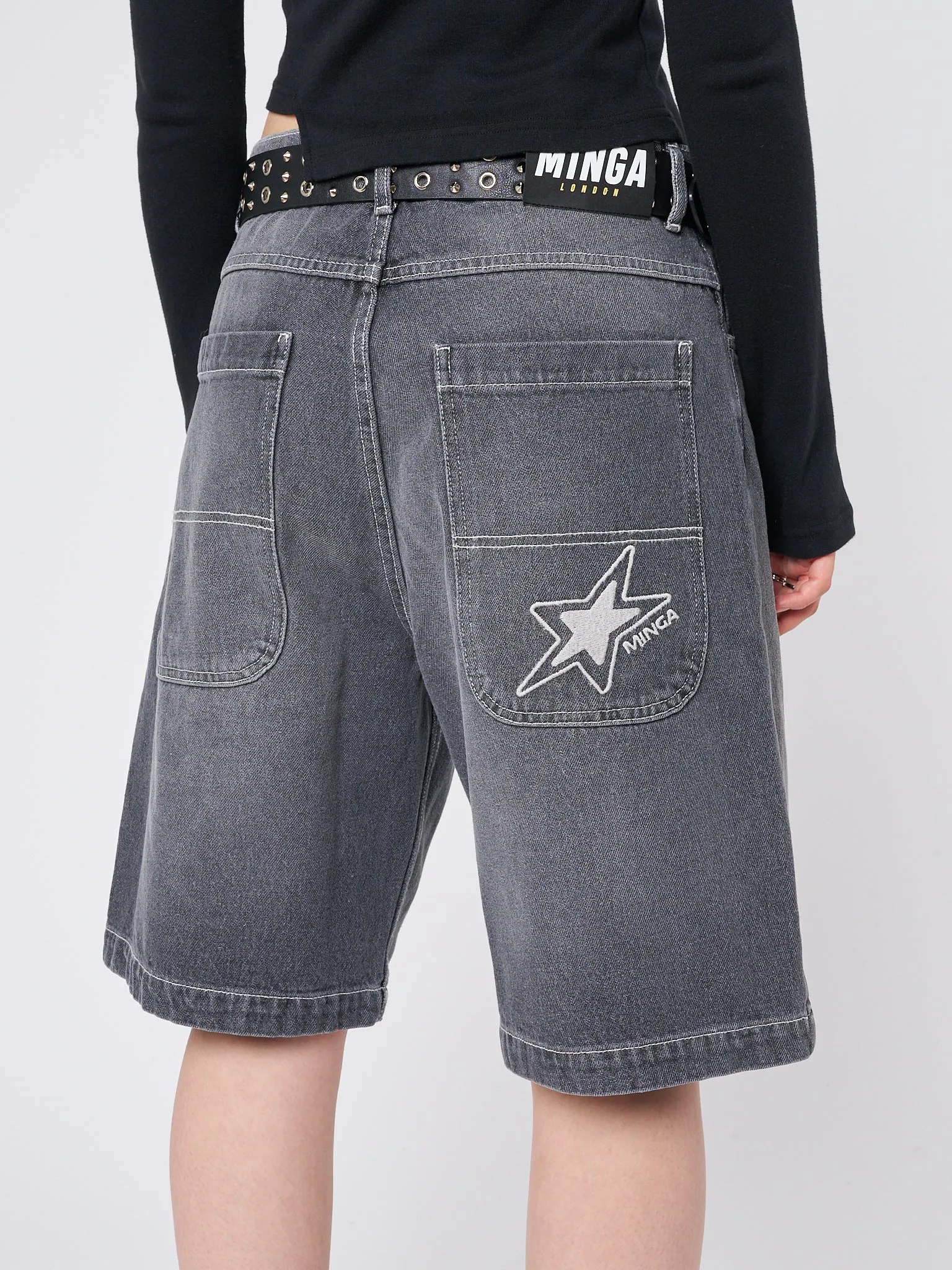 Naida Star Black Jorts