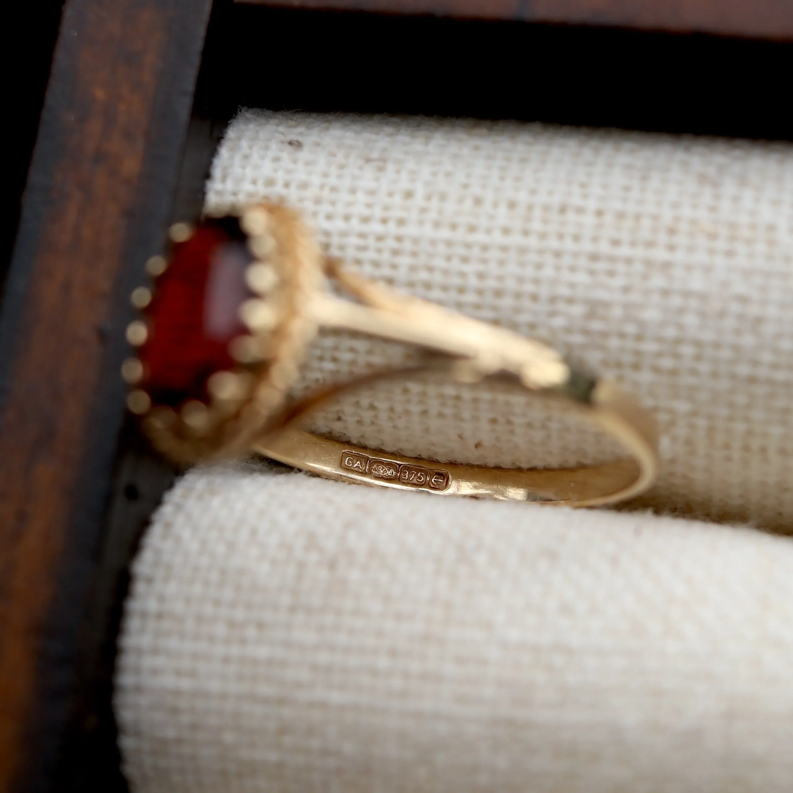 Vintage | Primrose Garnet Ring